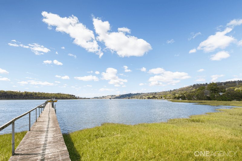 82 Gravelly Beach Road, Blackwall, TAS 7275