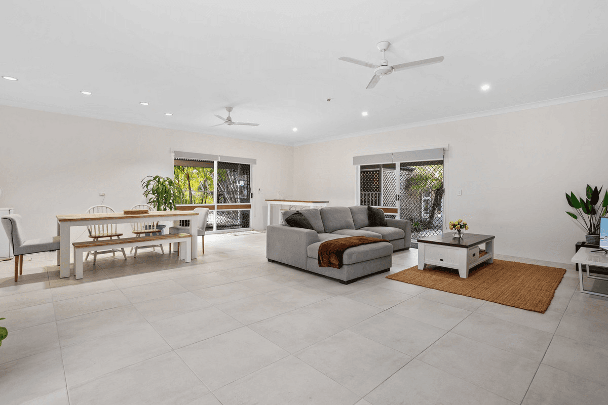 2 Elm Court, Tallebudgera, QLD 4228