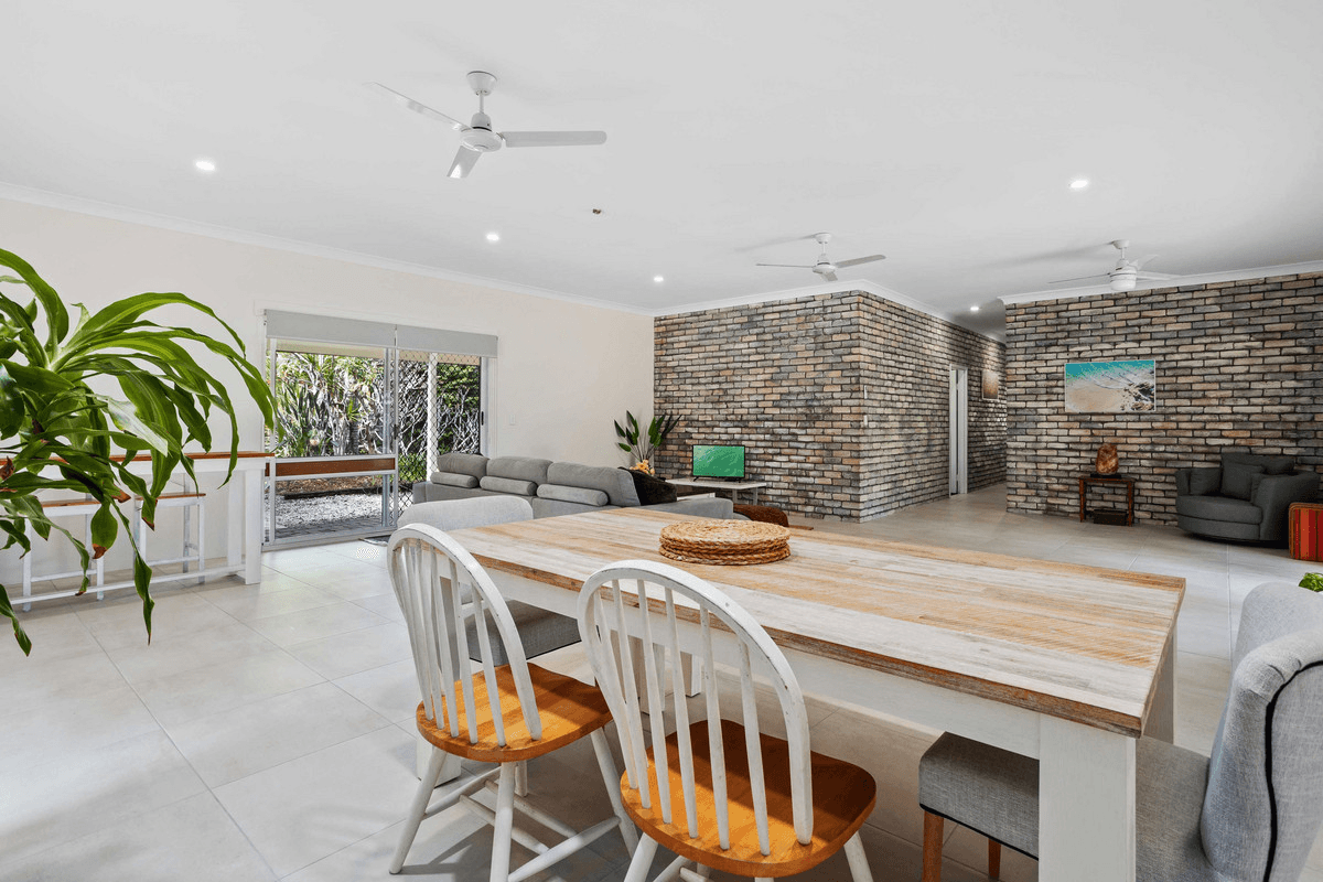 2 Elm Court, Tallebudgera, QLD 4228