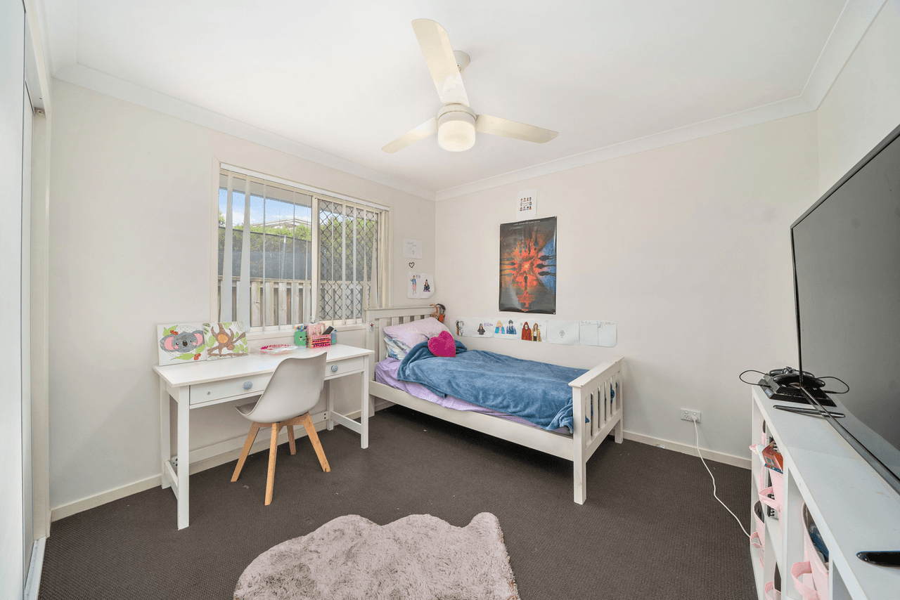 12 Bowerbird Crescent, DAKABIN, QLD 4503