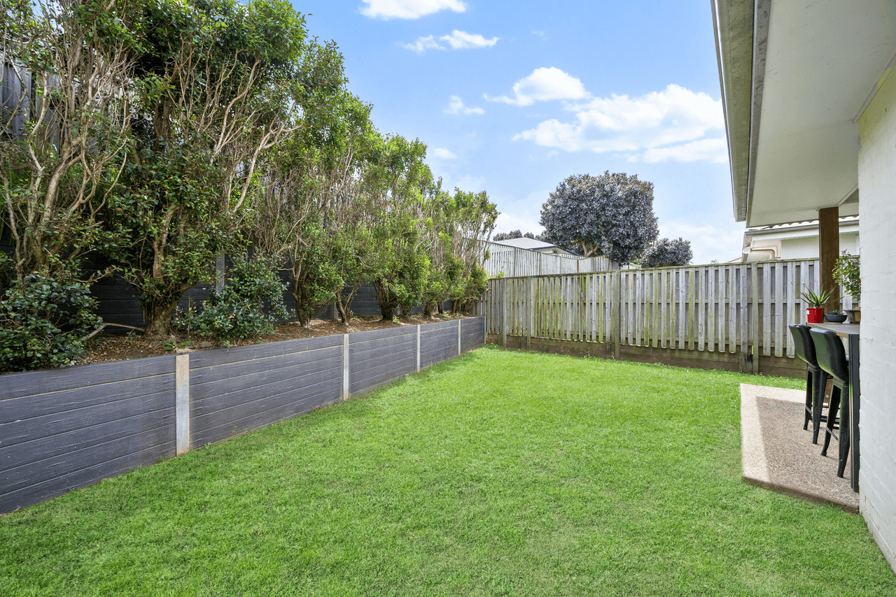 12 Bowerbird Crescent, DAKABIN, QLD 4503