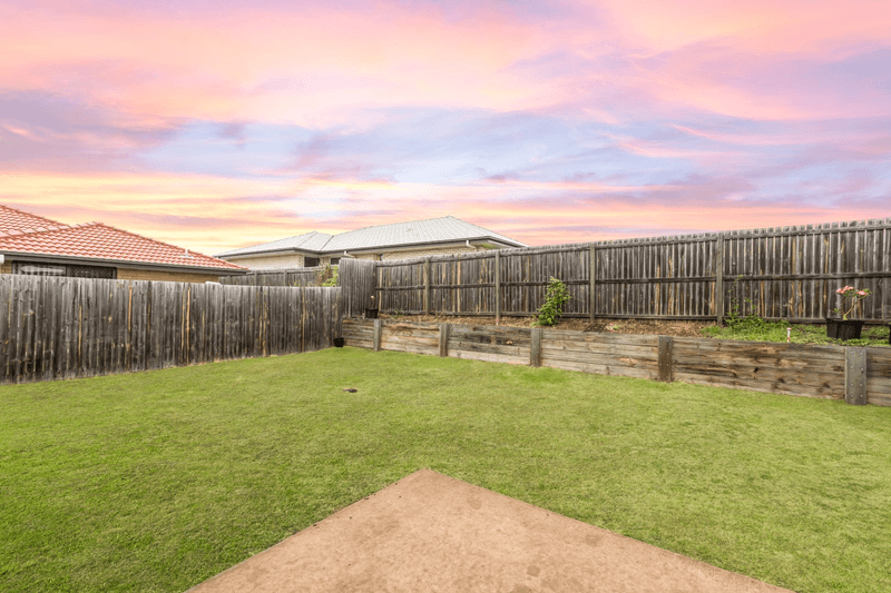 1/7 Kestrel Street, LOWOOD, QLD 4311