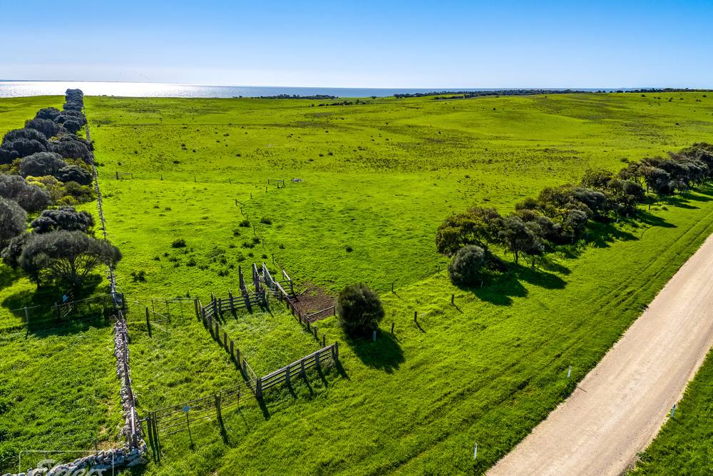 100 & 101 Point Sturt Road, Clayton Bay, SA 5256
