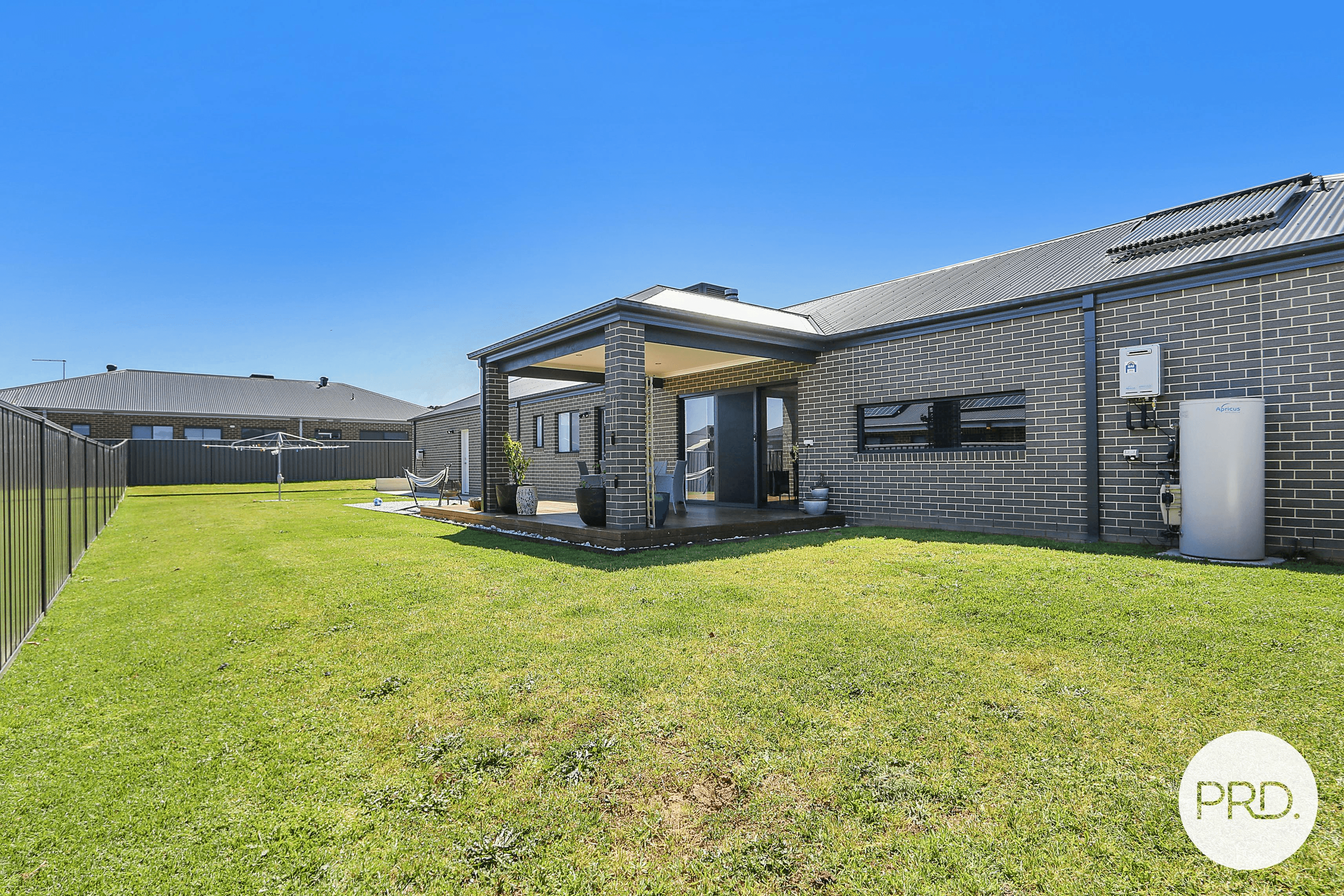 13 Pearce Street, TANGAMBALANGA, VIC 3691