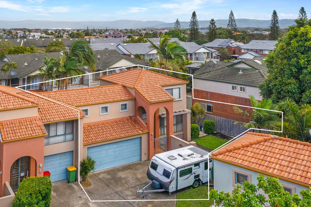 44/20 Fairway Drive, CLEAR ISLAND WATERS, QLD 4226