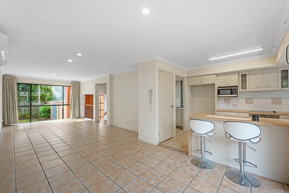 44/20 Fairway Drive, CLEAR ISLAND WATERS, QLD 4226