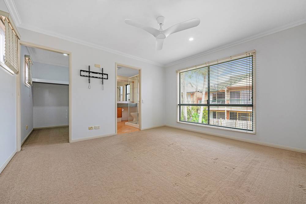 44/20 Fairway Drive, CLEAR ISLAND WATERS, QLD 4226