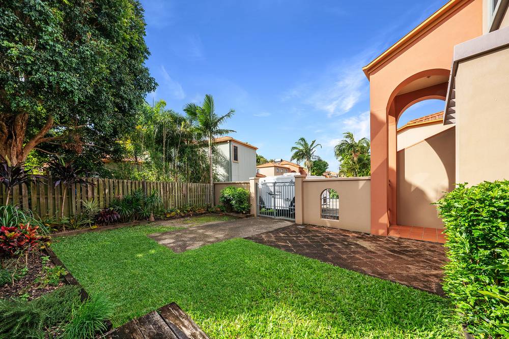 44/20 Fairway Drive, CLEAR ISLAND WATERS, QLD 4226