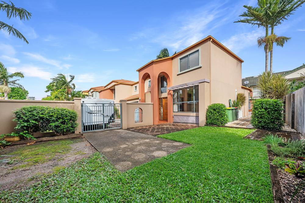 44/20 Fairway Drive, CLEAR ISLAND WATERS, QLD 4226