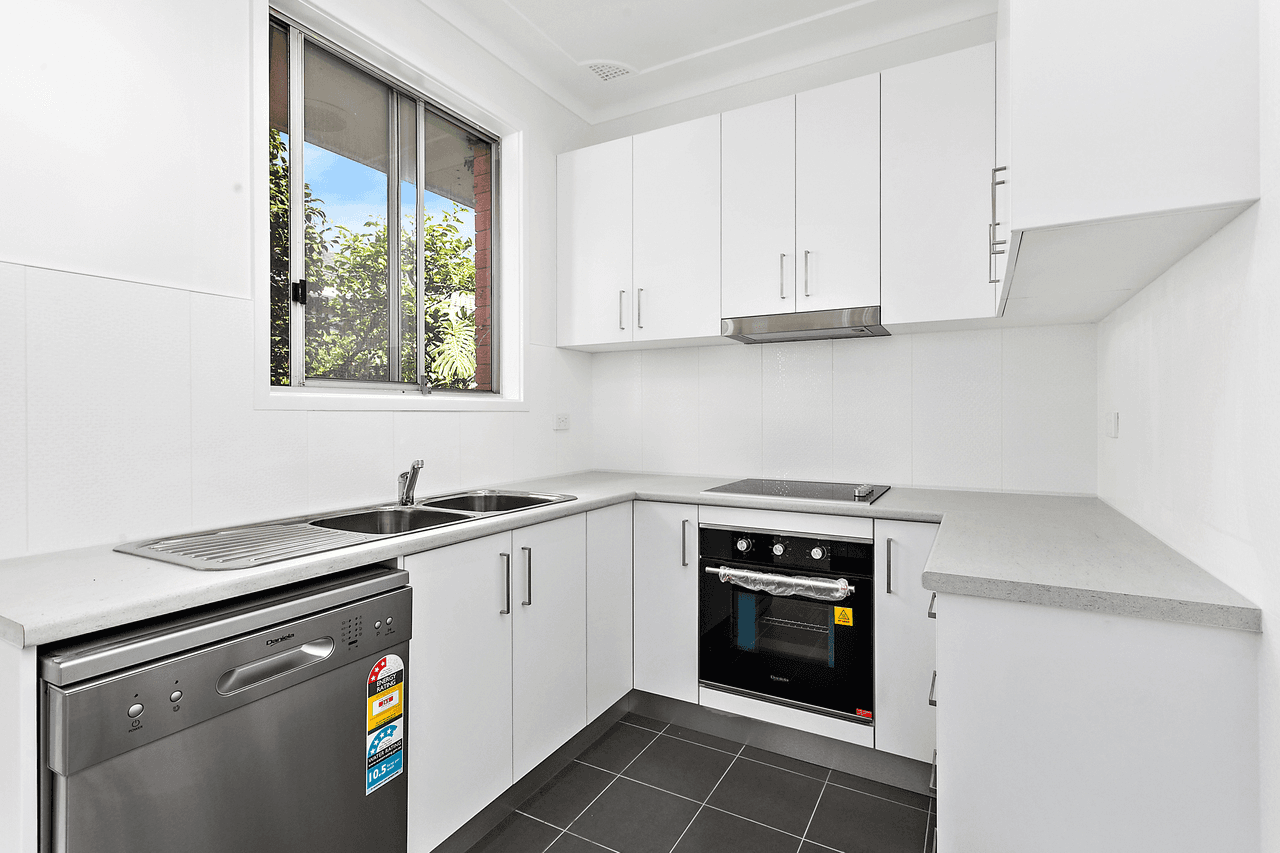 2/35 Bassett Street, HURSTVILLE, NSW 2220