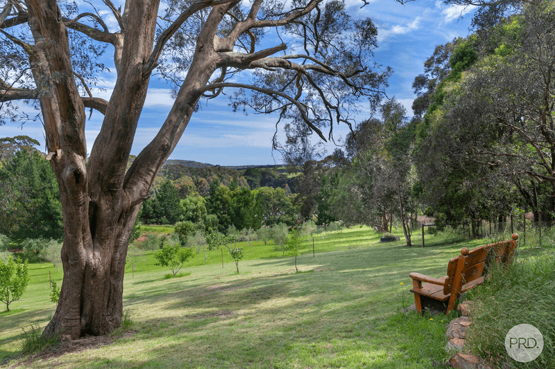 14 Carney Street West, MOUNT EGERTON, VIC 3352