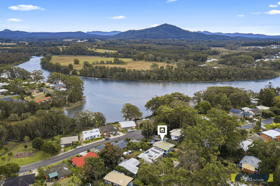 37 BANYANDAH ROAD, HYLAND PARK, NSW 2448