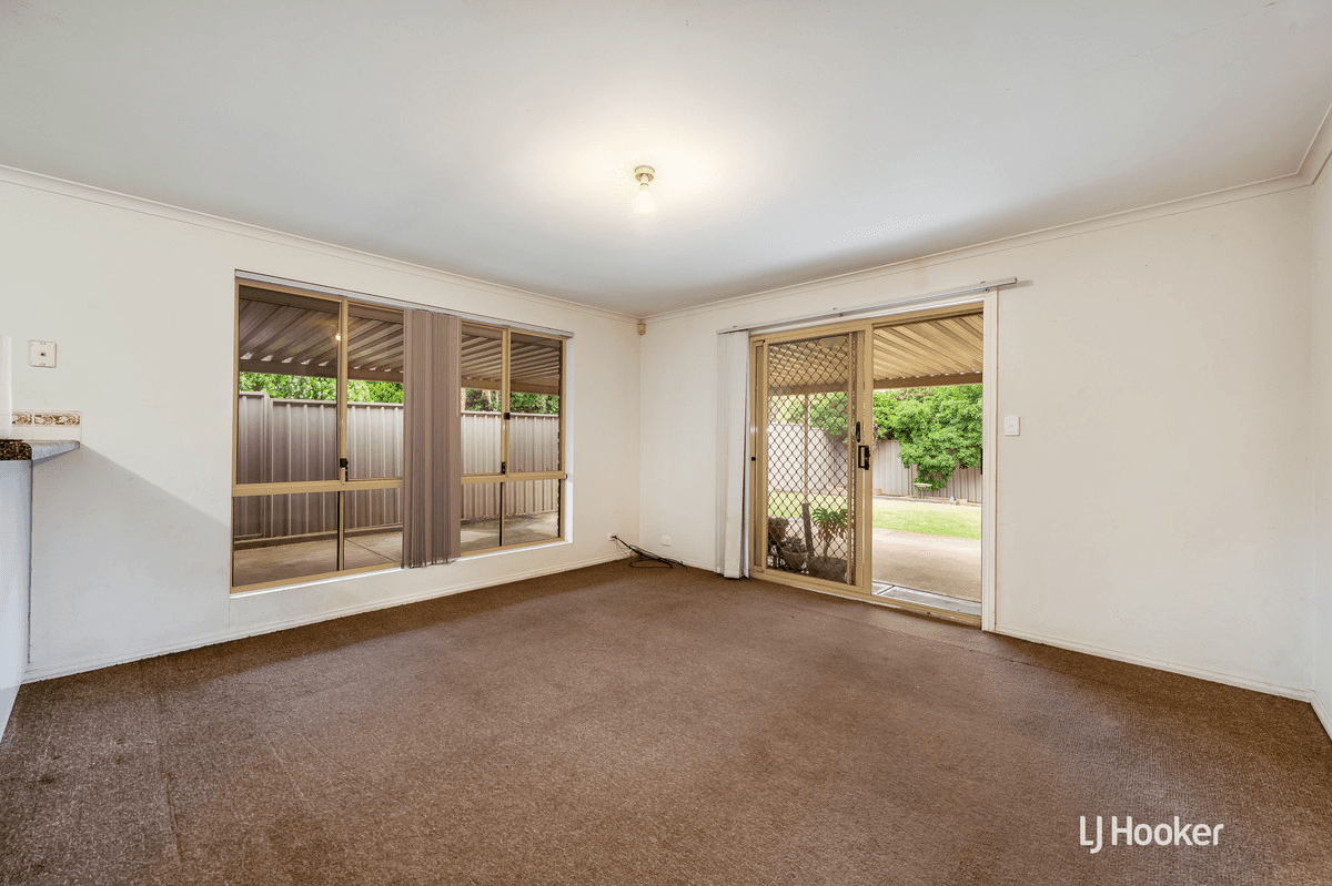 7 Cassinia Street, CRAIGMORE, SA 5114