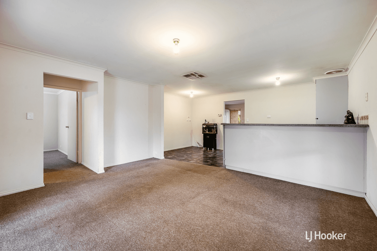 7 Cassinia Street, CRAIGMORE, SA 5114