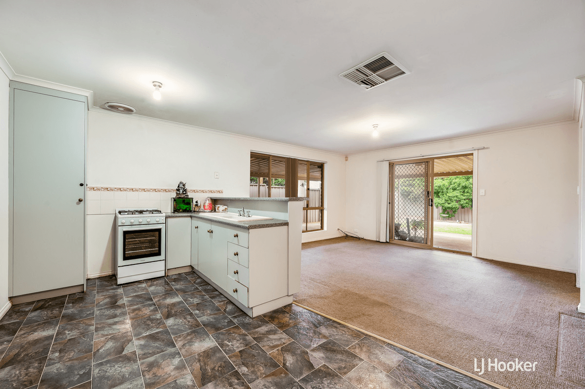 7 Cassinia Street, CRAIGMORE, SA 5114