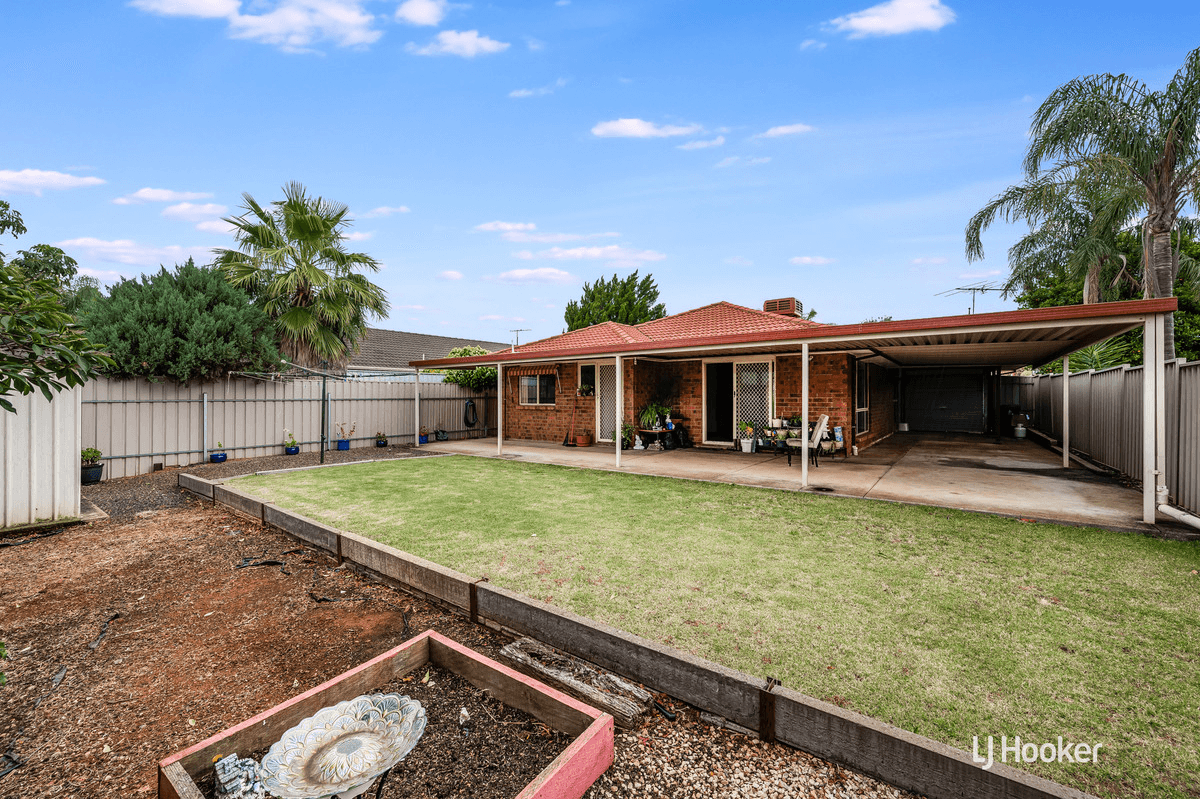 7 Cassinia Street, CRAIGMORE, SA 5114