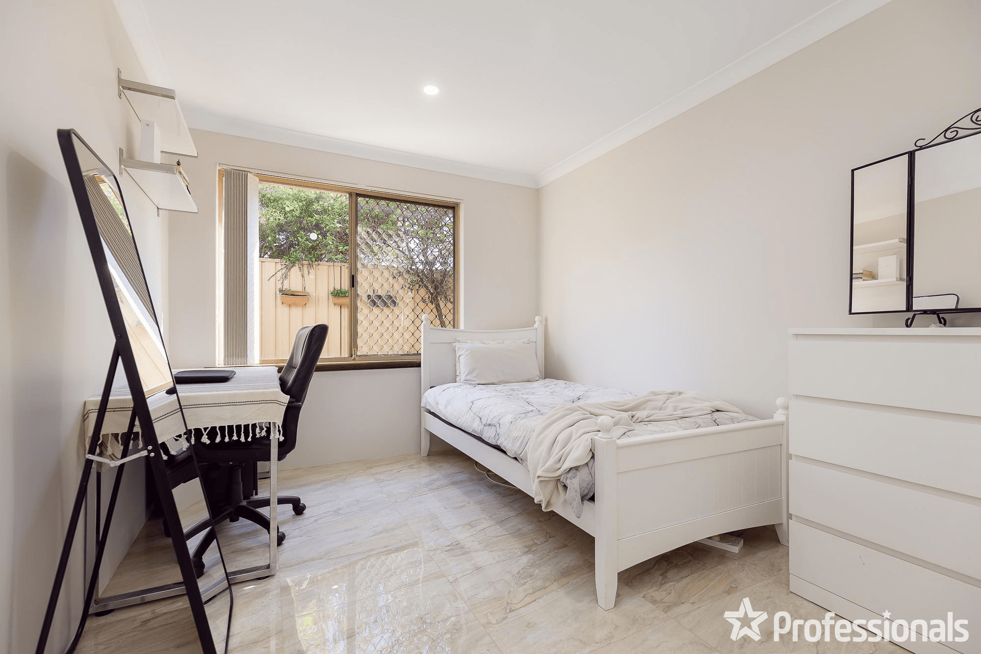 135 Pinetree Gully Road, WILLETTON, WA 6155