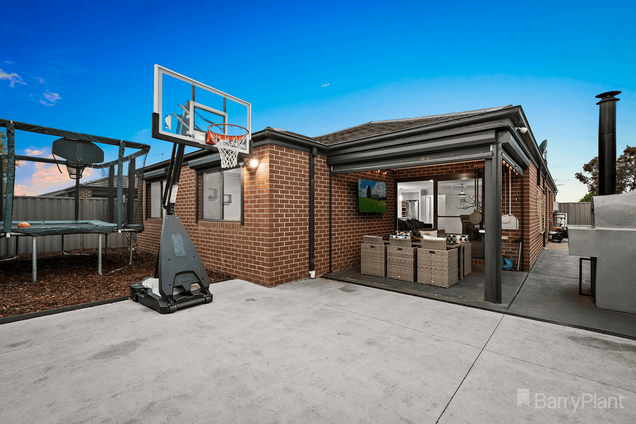 72 McEwan Drive, Cranbourne East, VIC 3977