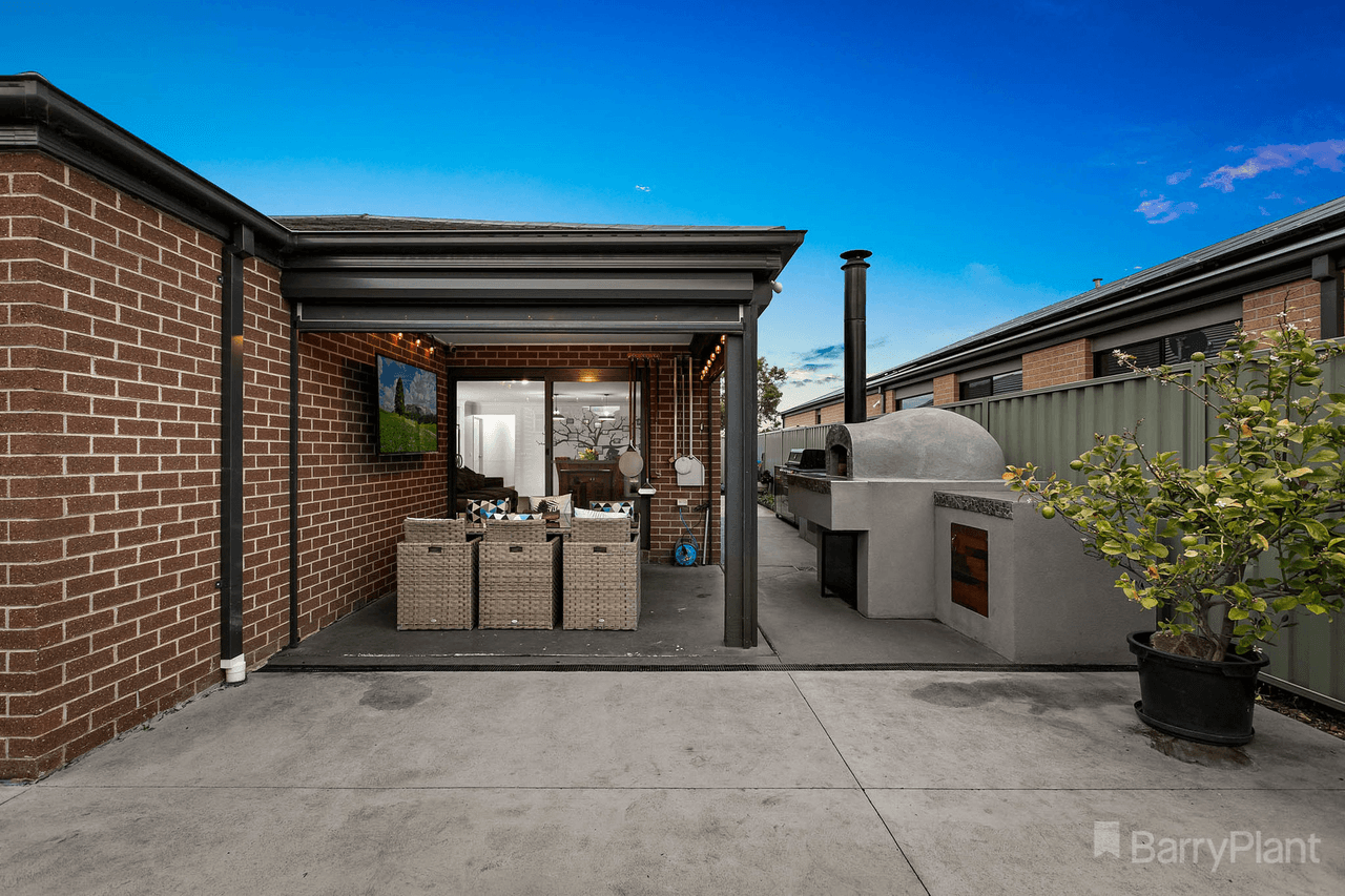 72 McEwan Drive, Cranbourne East, VIC 3977