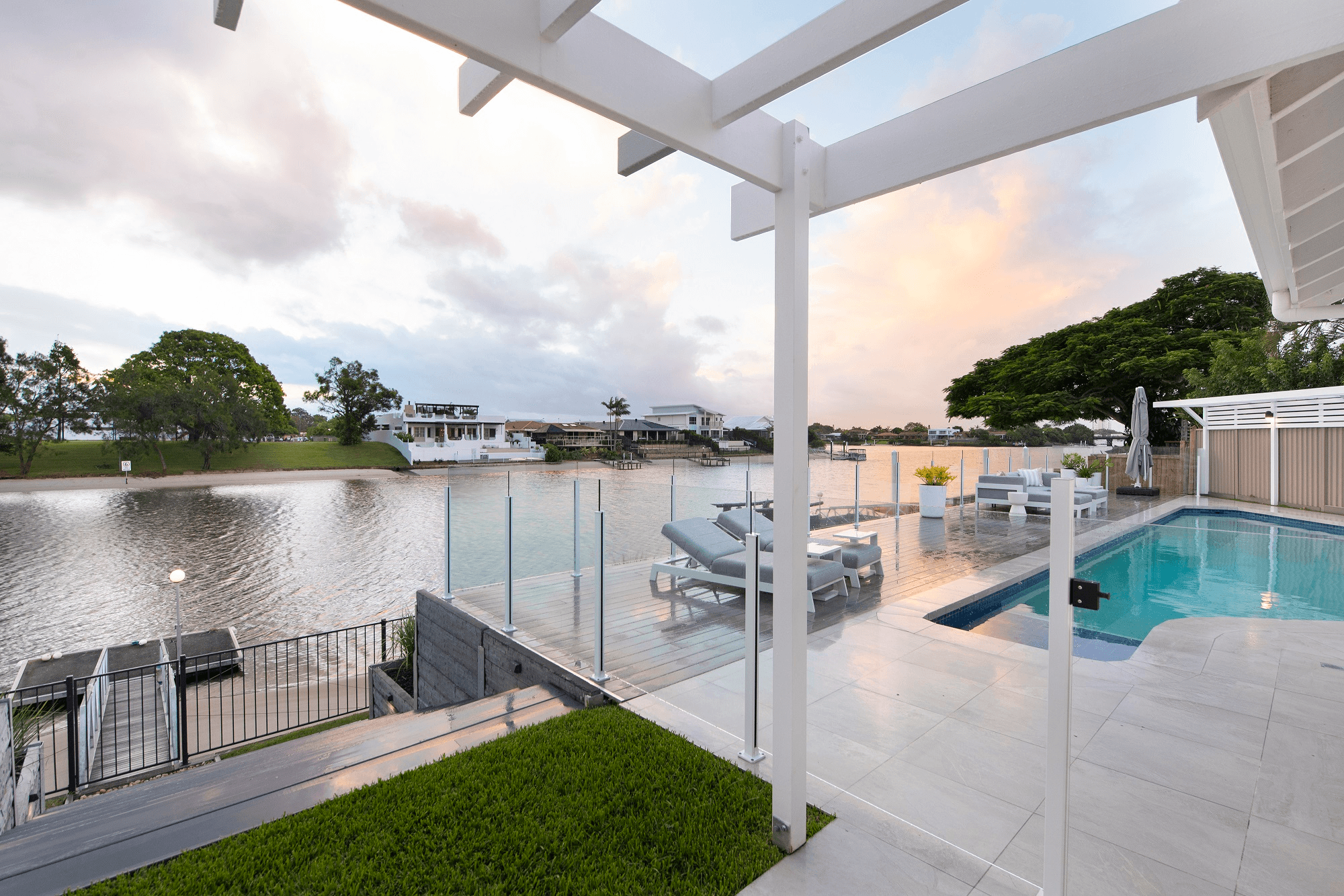 3 Canberra Court, MERMAID WATERS, QLD 4218