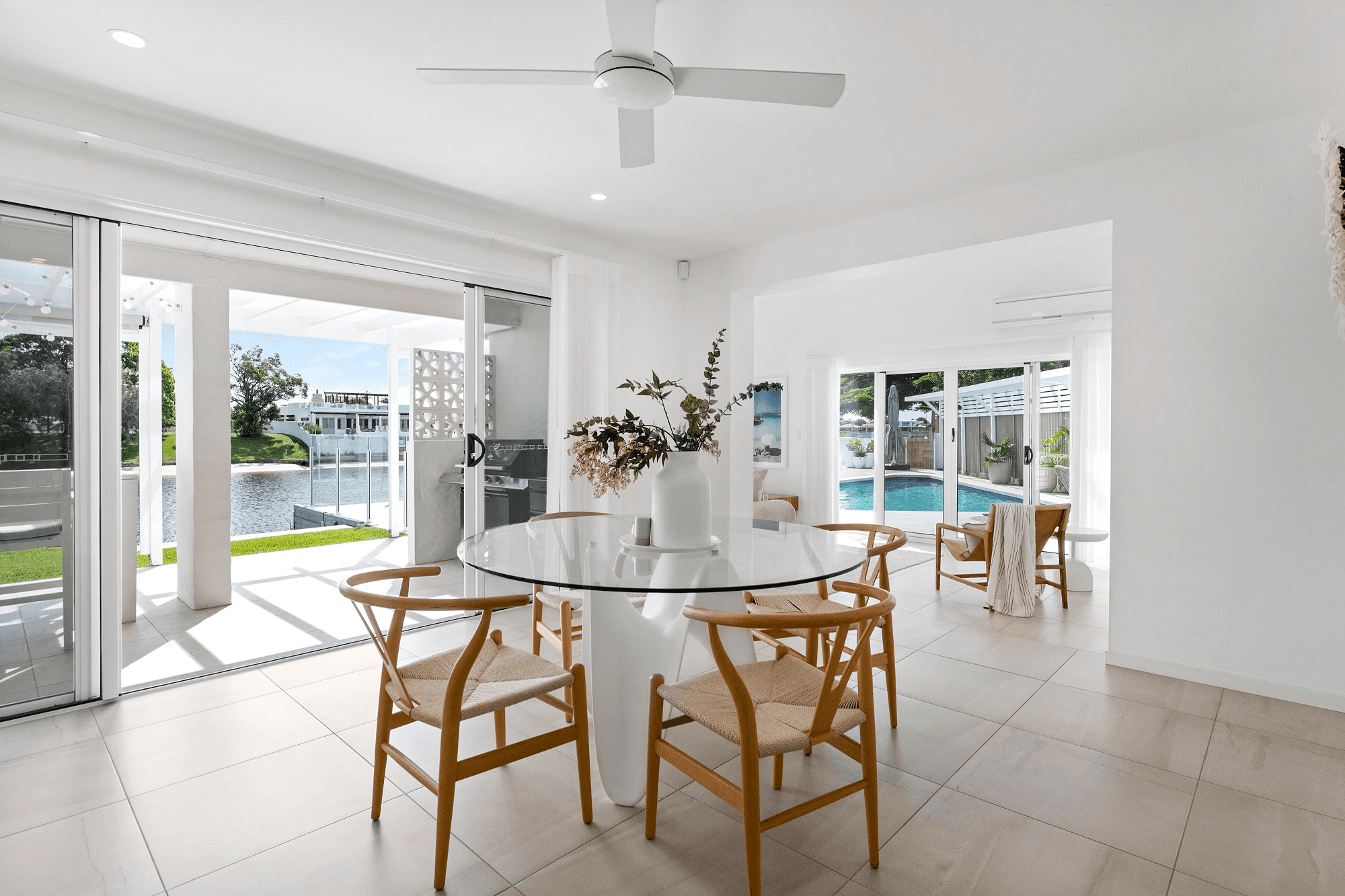 3 Canberra Court, MERMAID WATERS, QLD 4218