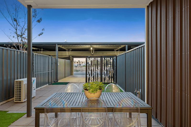 12 Stallion Drive, ST CLAIR, SA 5011