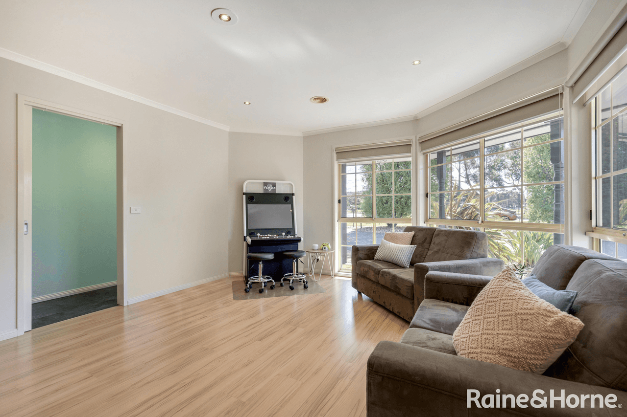 239 Mitchells Lane, SUNBURY, VIC 3429