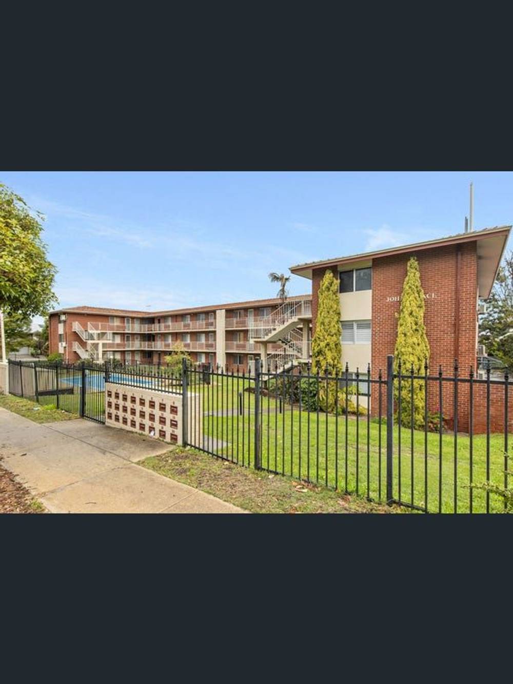 107 RISELEY STREET, ARDROSS, WA 6153
