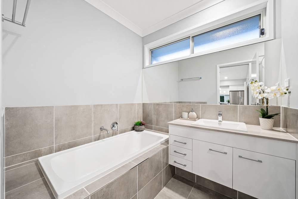 8 Kite Close, Pallara, QLD 4110