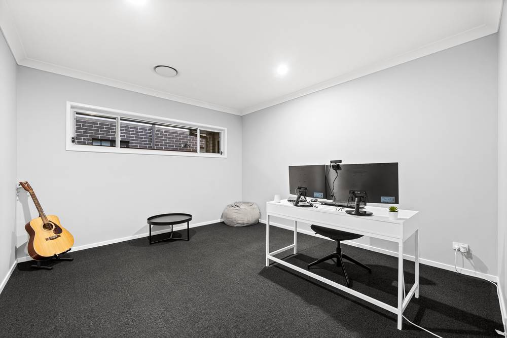 8 Kite Close, Pallara, QLD 4110