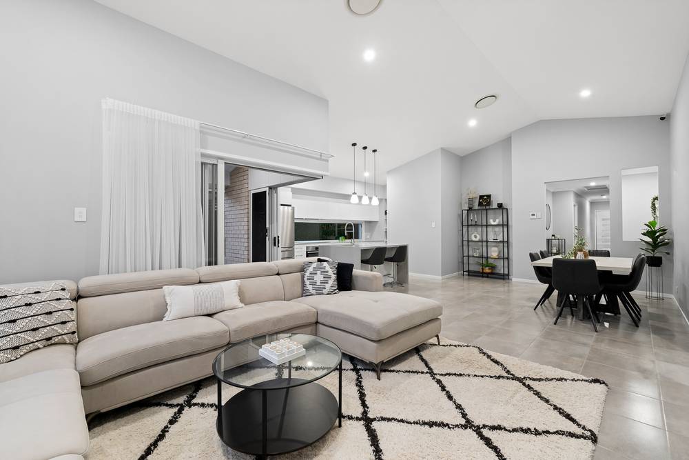 8 Kite Close, Pallara, QLD 4110
