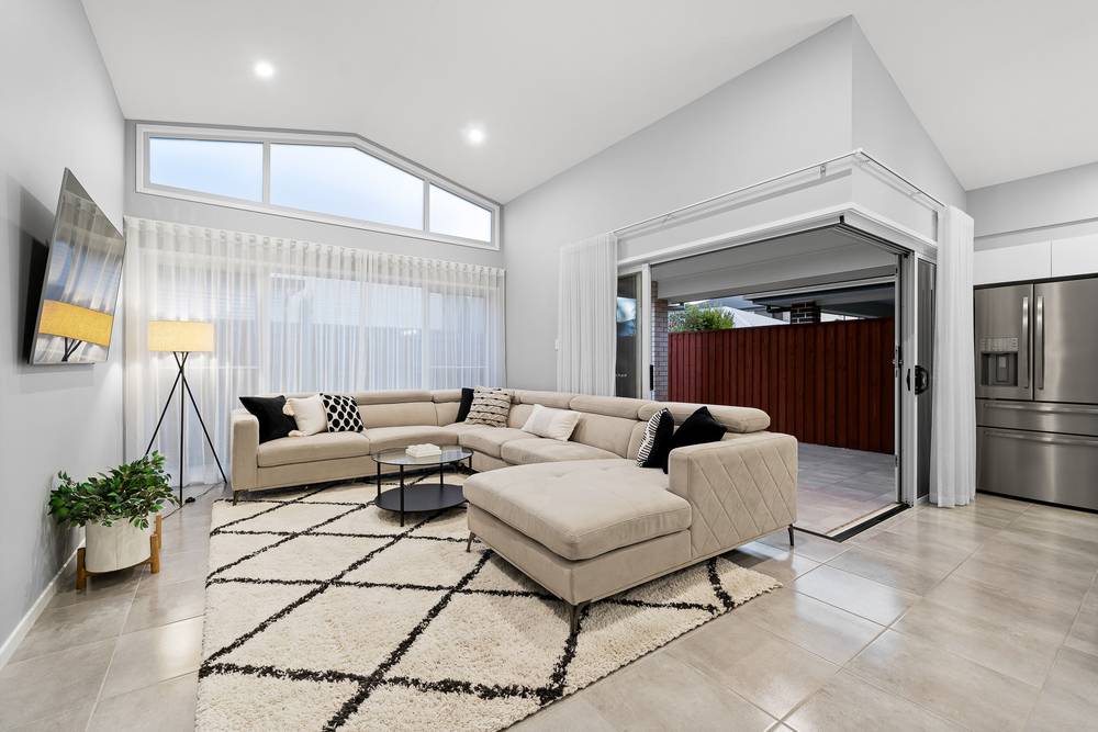 8 Kite Close, Pallara, QLD 4110