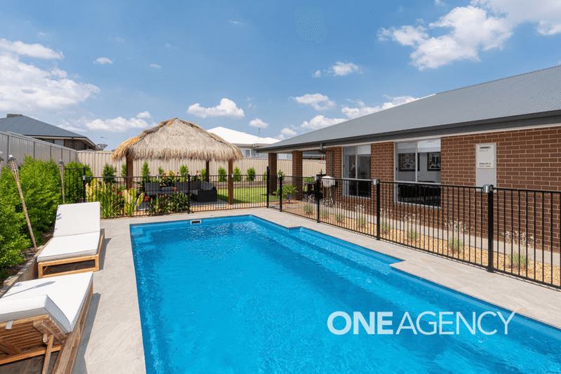 33 PARADISE DRIVE, GOBBAGOMBALIN, NSW 2650