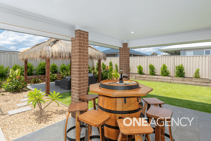 33 PARADISE DRIVE, GOBBAGOMBALIN, NSW 2650