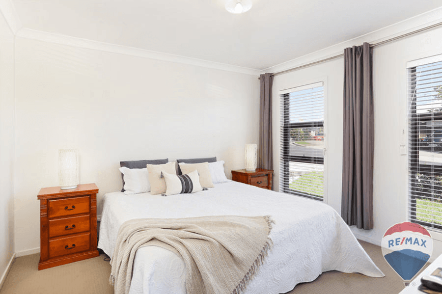 50 CROPTON STREET, JORDAN SPRINGS, NSW 2747