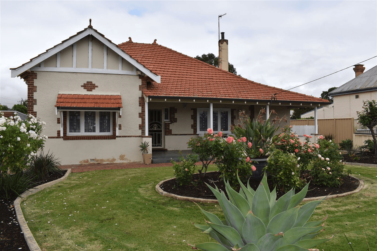 37 Carew Street, Katanning, WA 6317