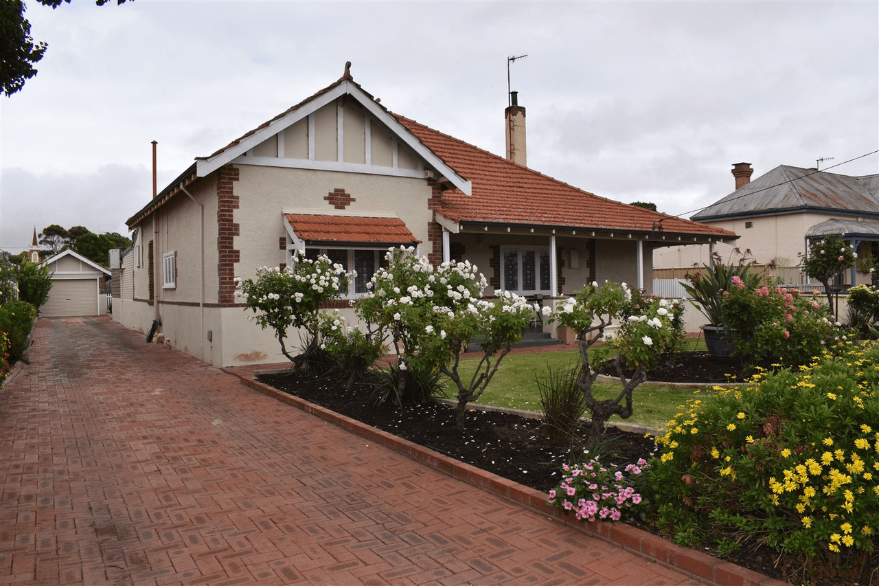 37 Carew Street, Katanning, WA 6317