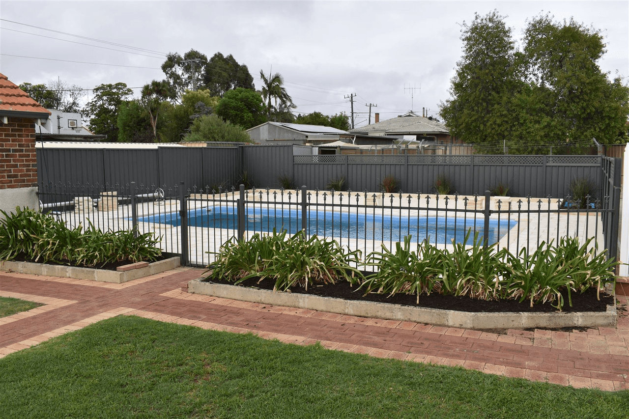 37 Carew Street, Katanning, WA 6317