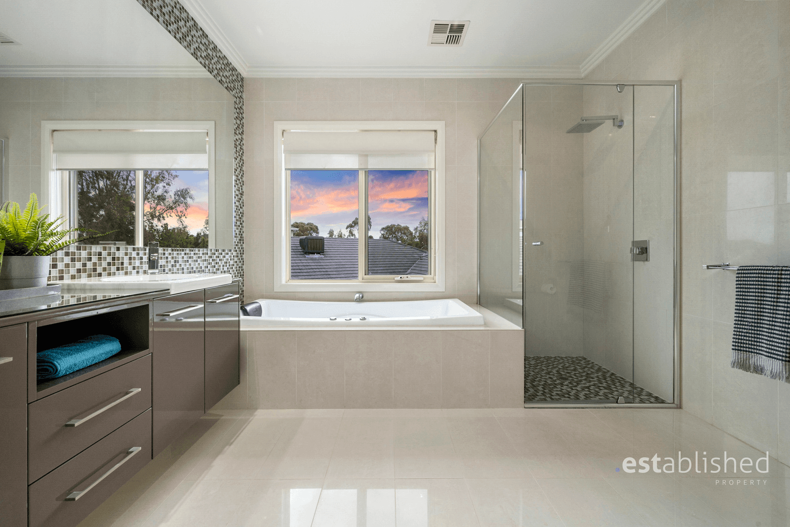 2 Lighthouse Point Close, SANCTUARY LAKES, VIC 3030