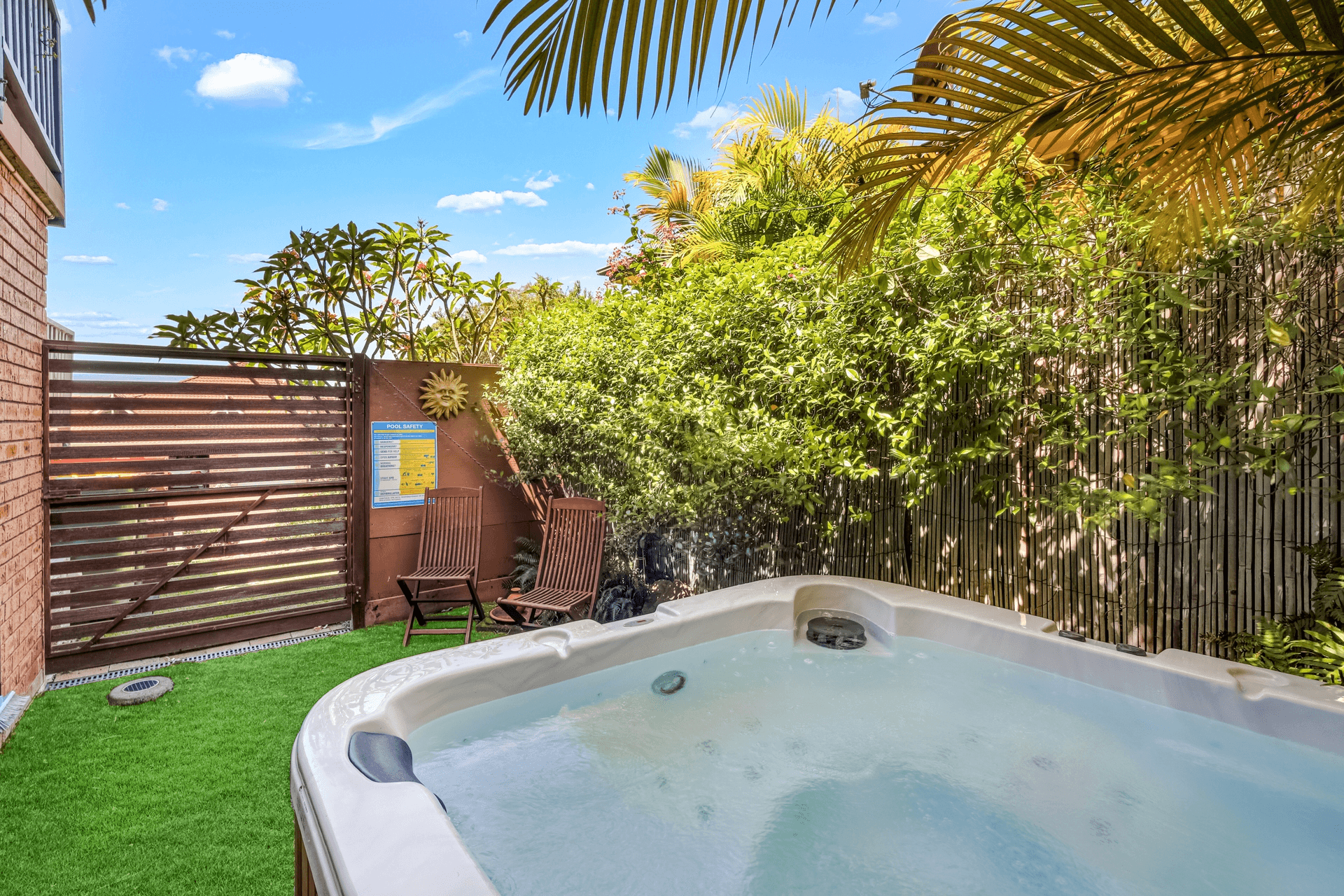 1/1 Thistle Glen Close, Green Point, NSW 2251