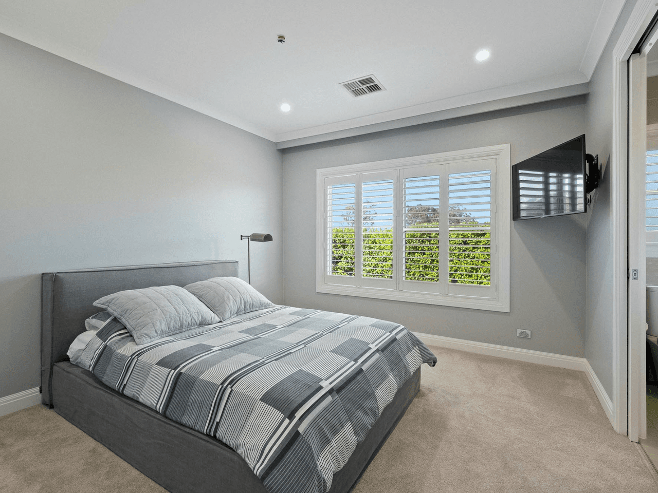 12 The Meadows, KIRKHAM, NSW 2570