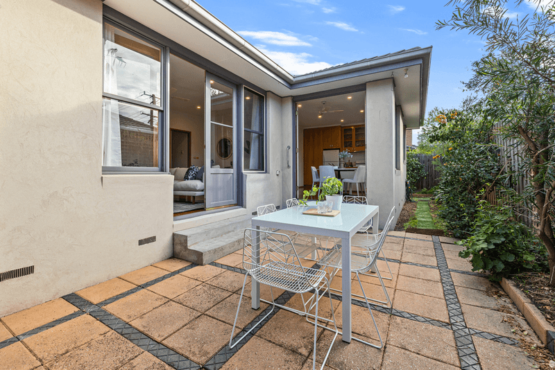 2/11 Bayliss Court, CHELTENHAM, VIC 3192