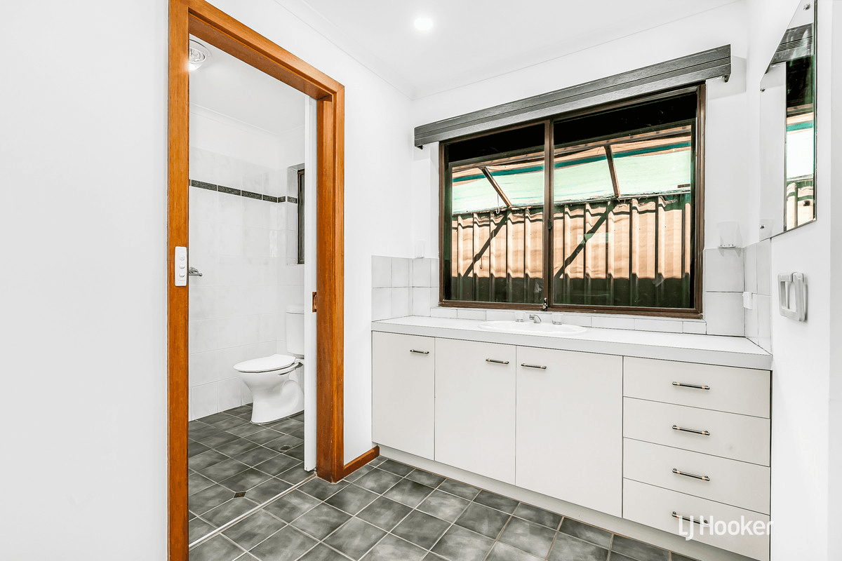 11 Megunya Crescent, CRAIGMORE, SA 5114