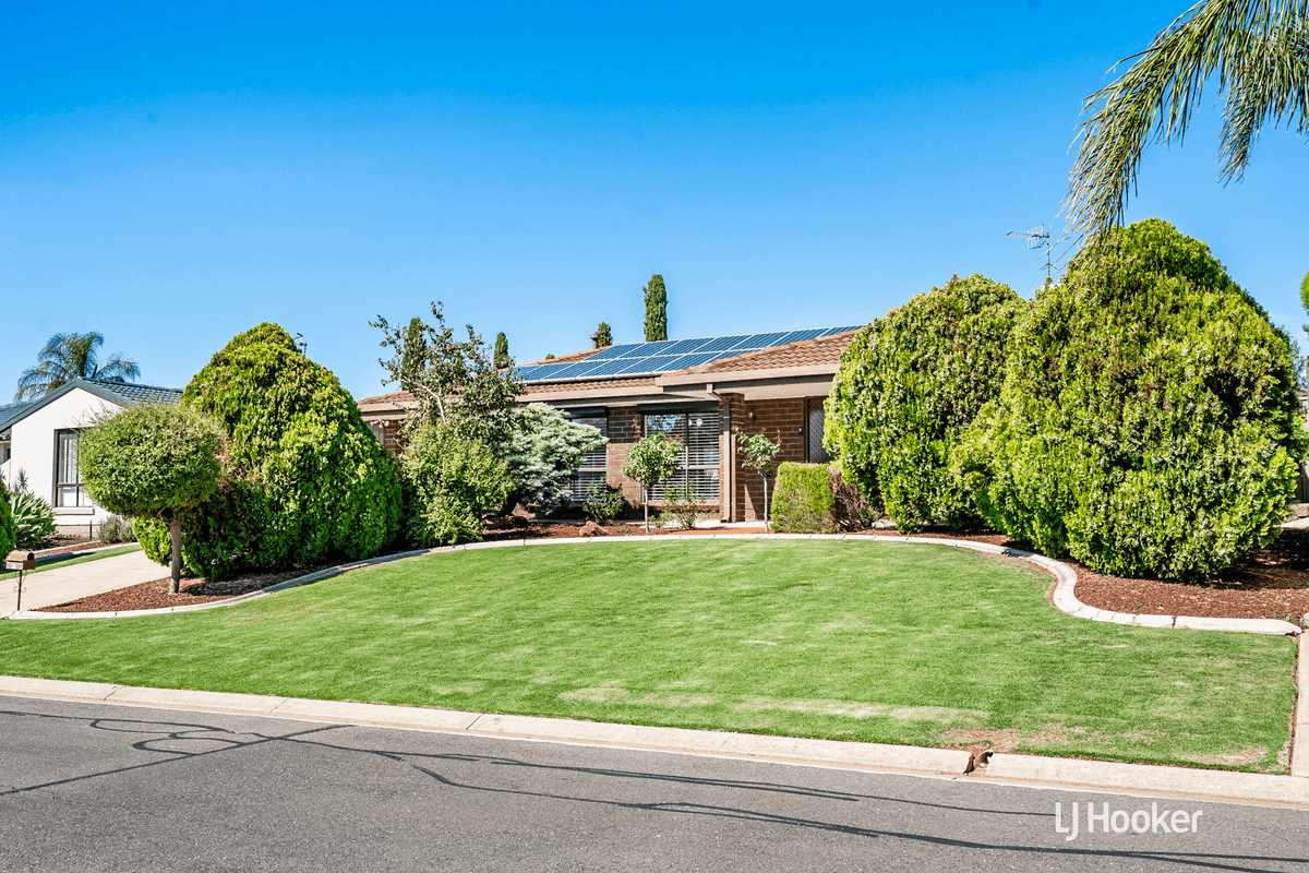 11 Megunya Crescent, CRAIGMORE, SA 5114