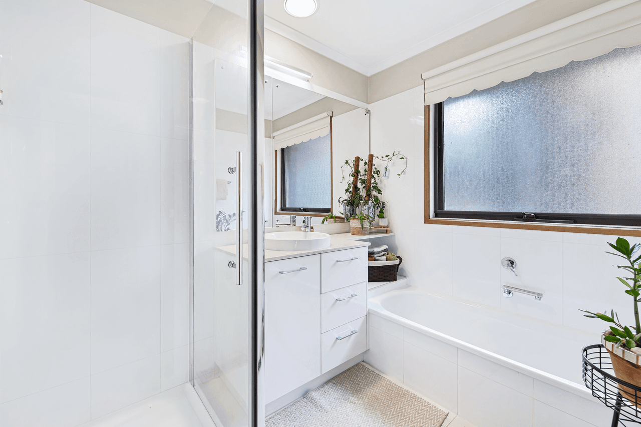 63 Craig Hill Drive, WHEELERS HILL, VIC 3150