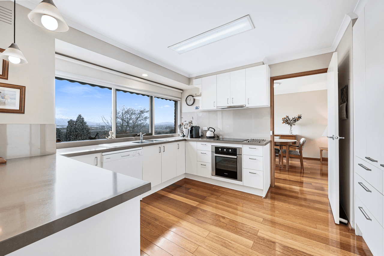 63 Craig Hill Drive, WHEELERS HILL, VIC 3150