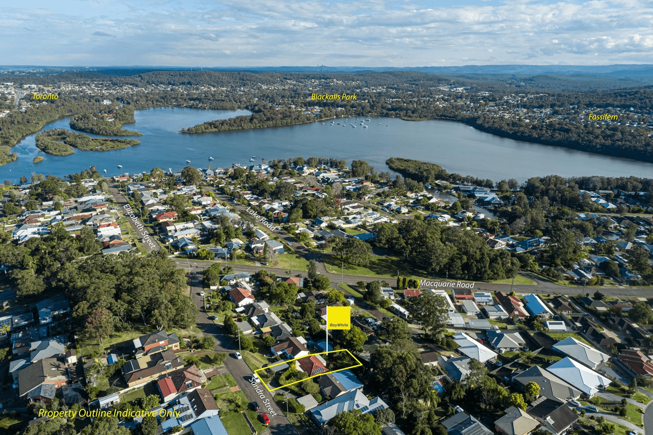 16 Sandra Street, FENNELL BAY, NSW 2283