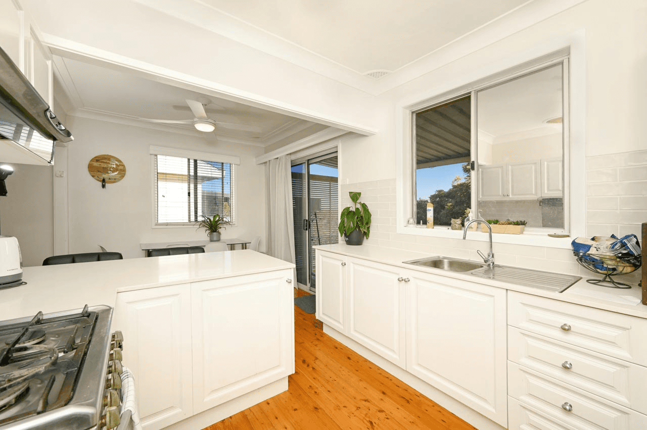 16 Sandra Street, FENNELL BAY, NSW 2283