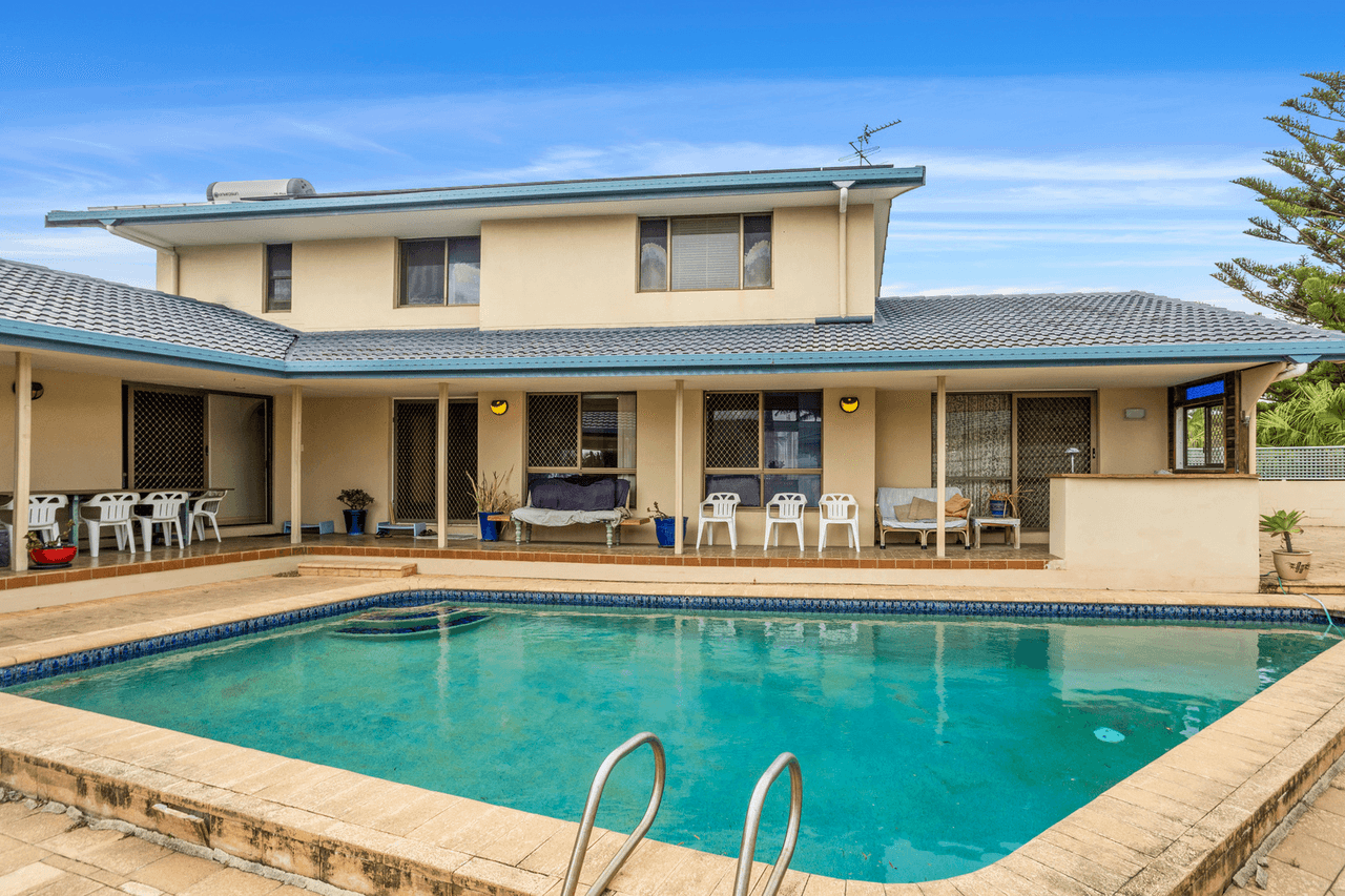 26 Maureen Court, BROADBEACH WATERS, QLD 4218