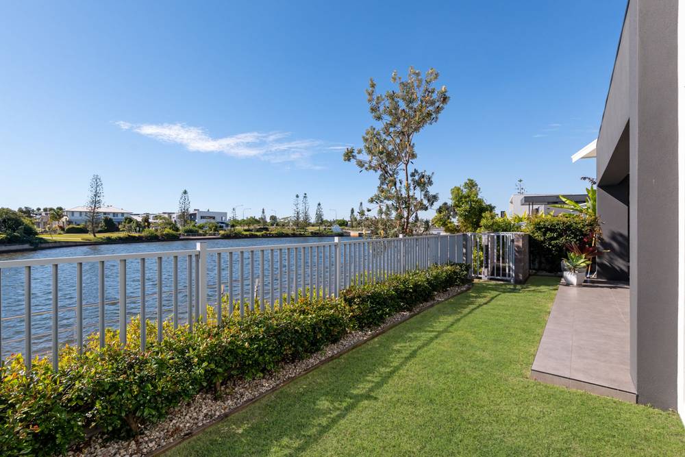 10 Arlington Drive, PELICAN WATERS, QLD 4551